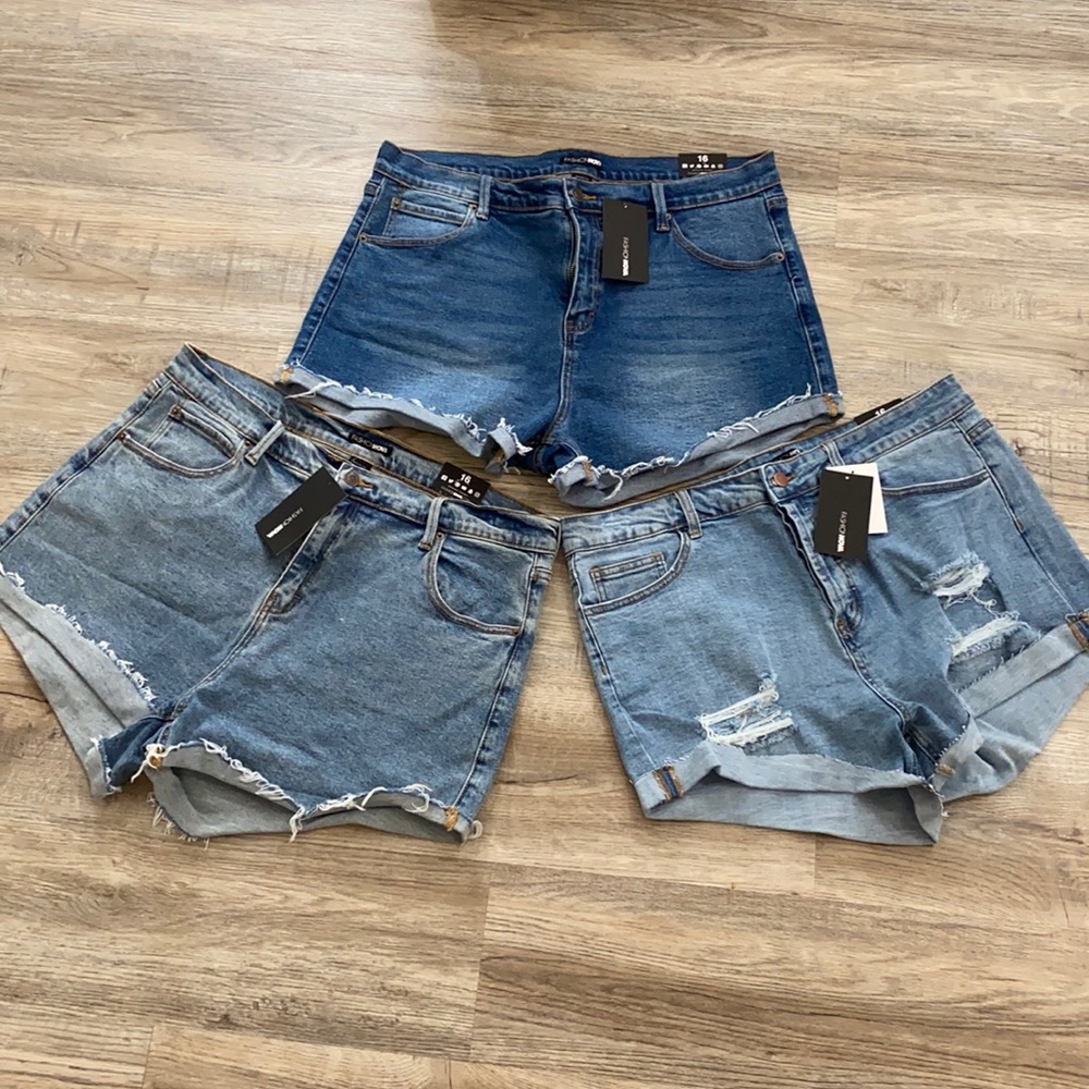 DENIM SHORTS TRIO